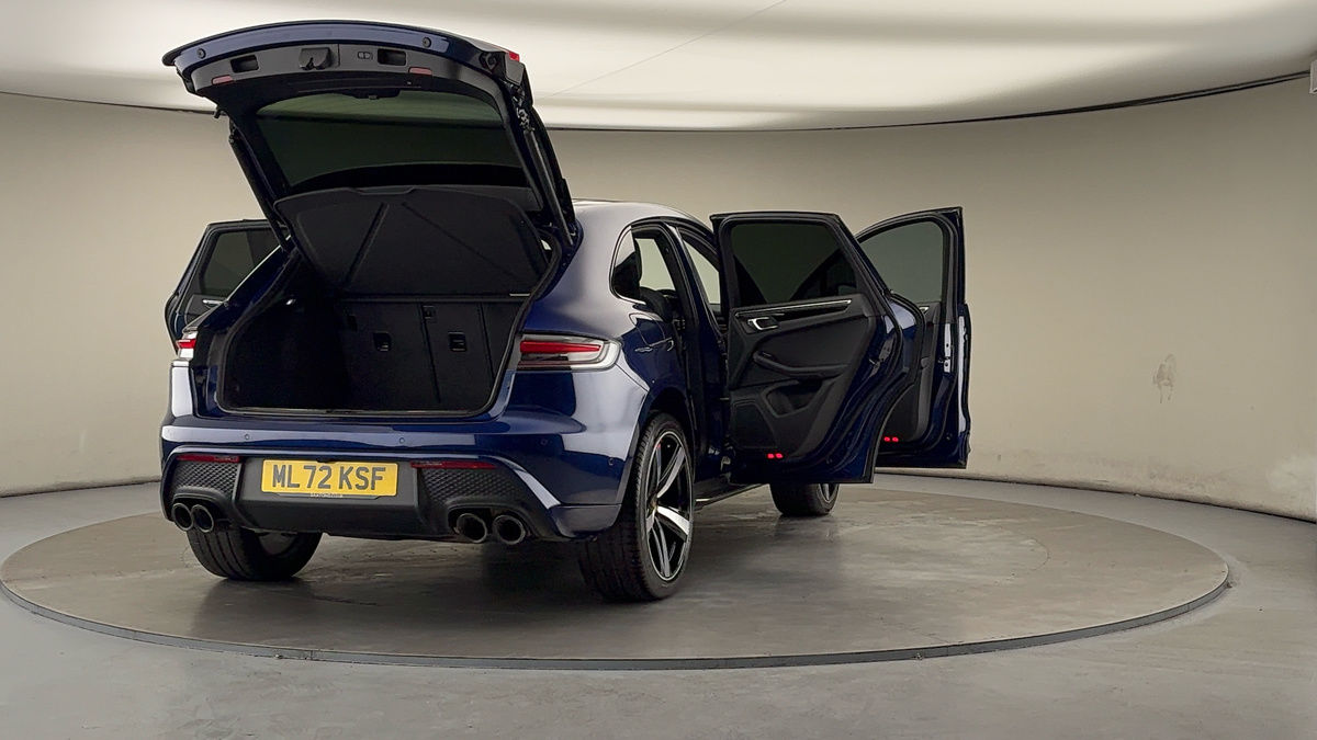 More views of Porsche Macan