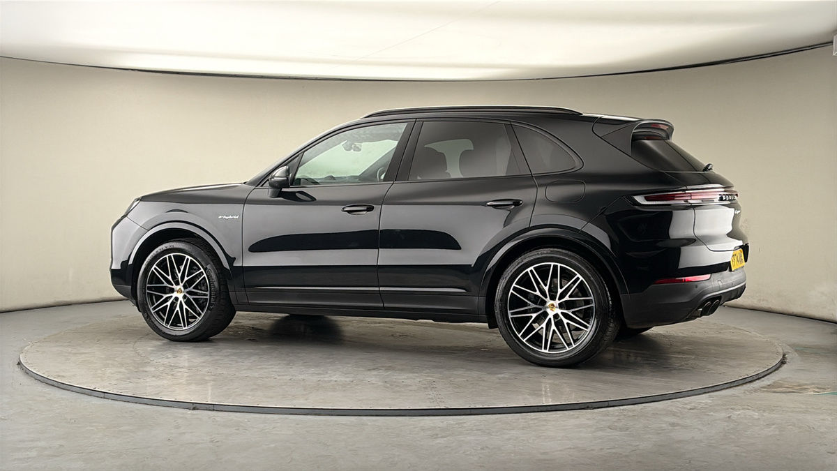 More views of Porsche Cayenne
