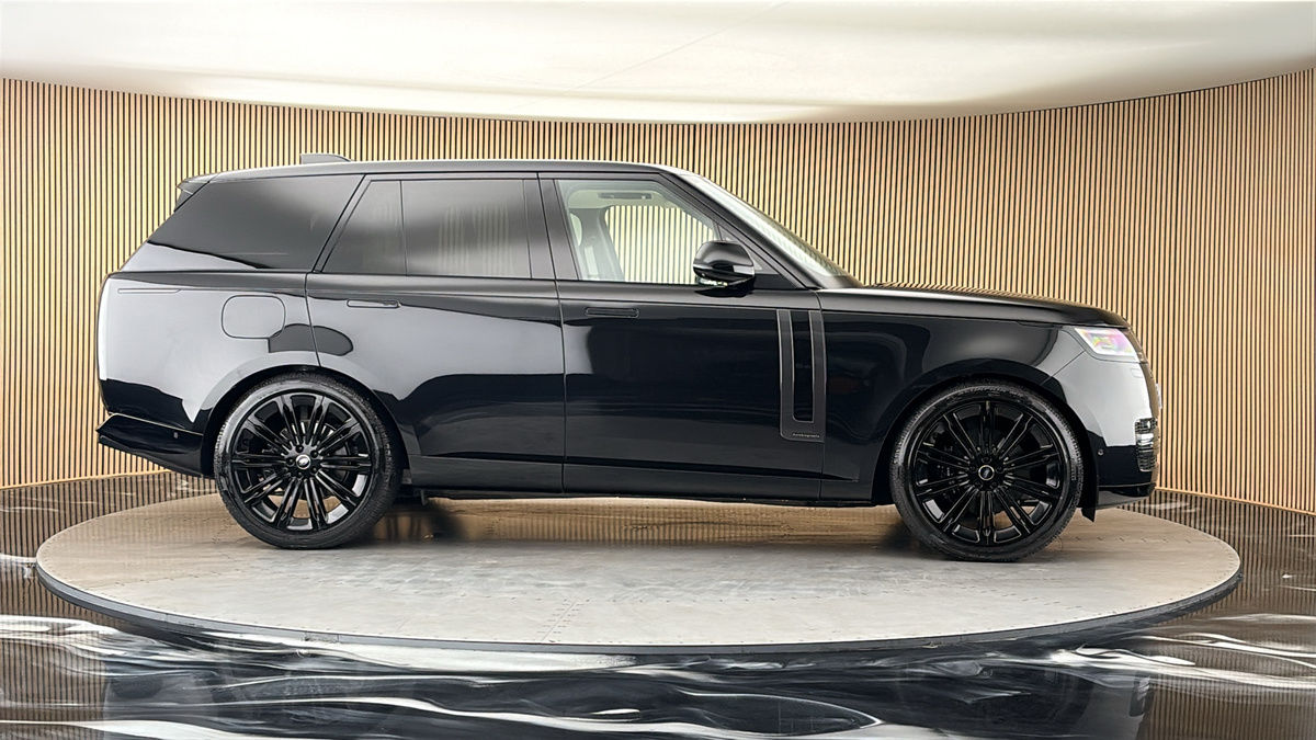 More views of Land Rover Range Rover