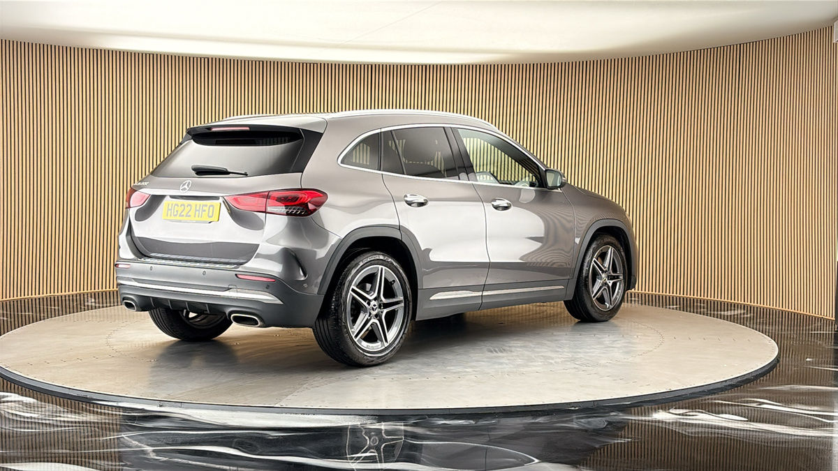 Mercedes-Benz GLA Image 21