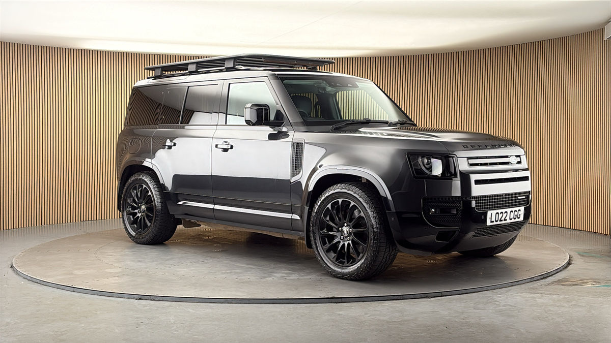 More views of Land Rover Defender 110