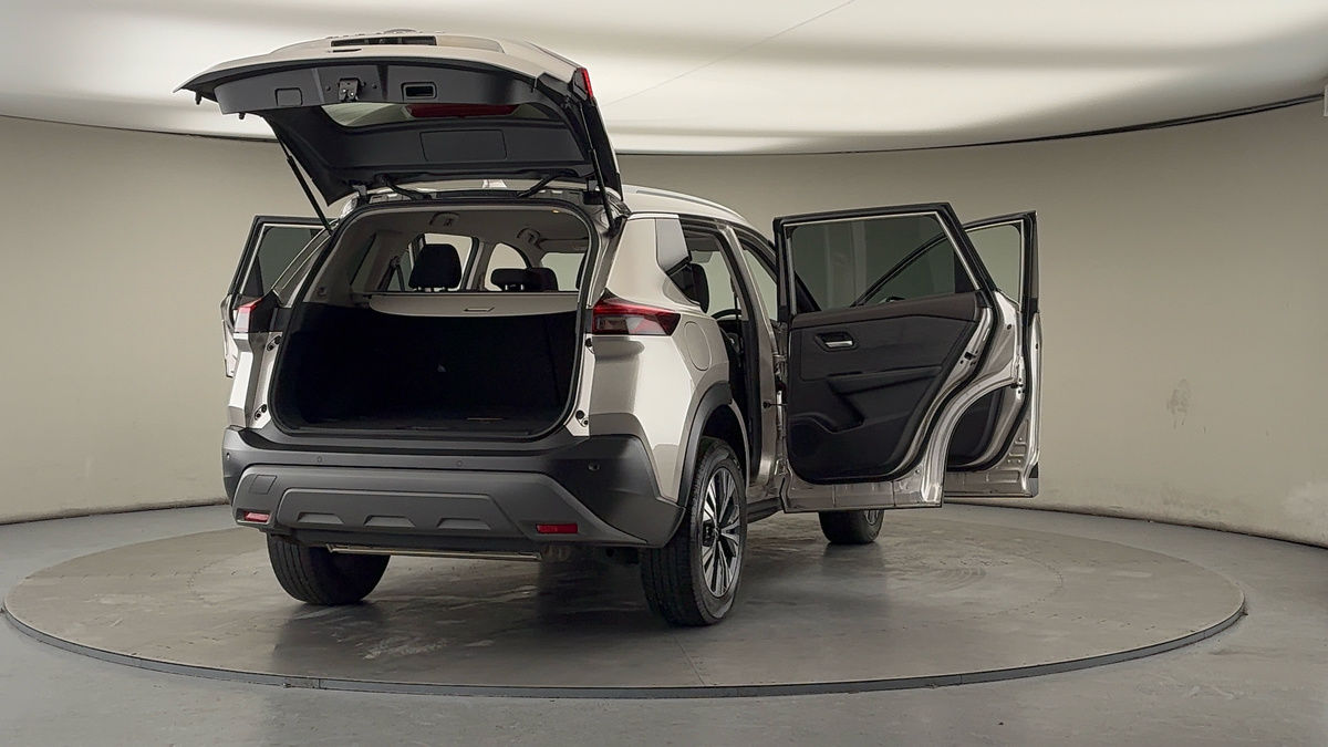 More views of Nissan X-Trail