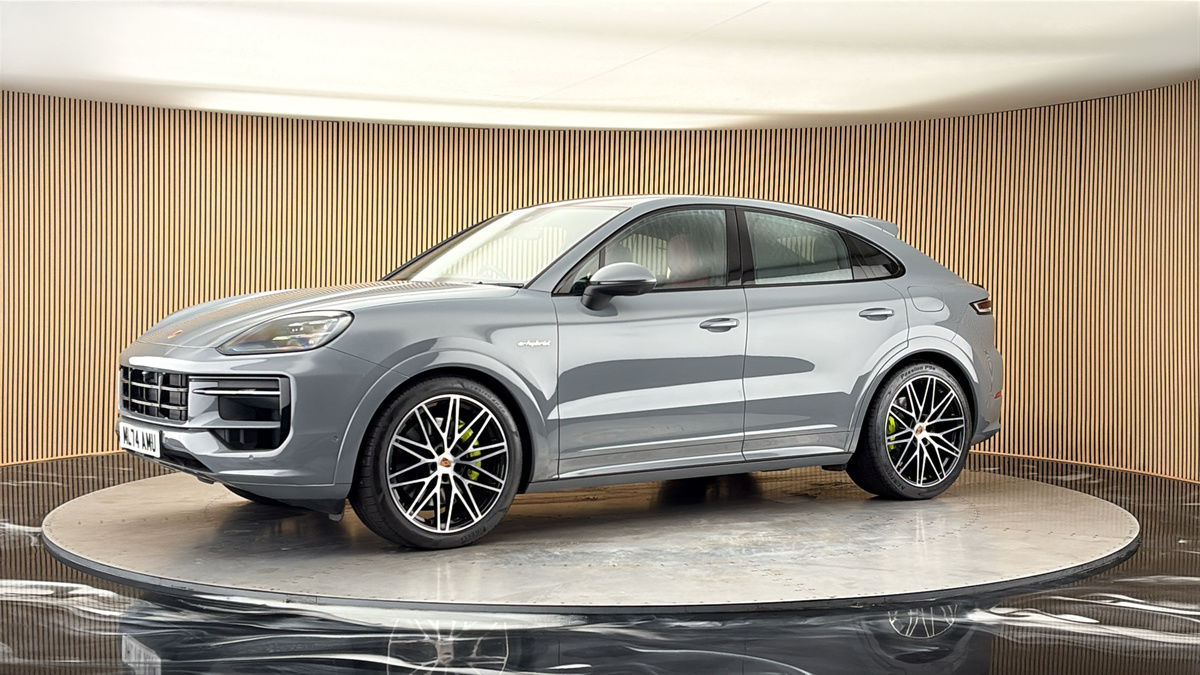More views of Porsche Cayenne