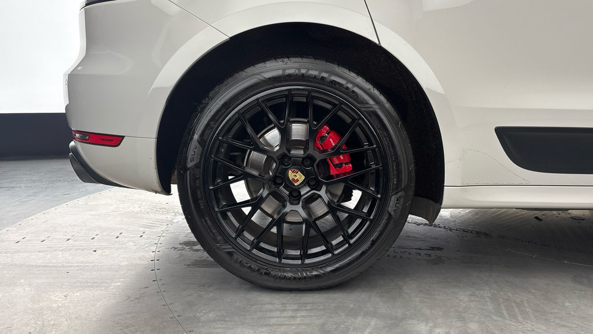 Porsche Macan Image 10