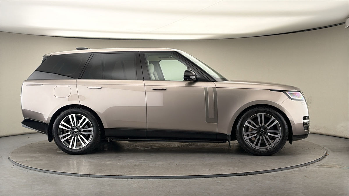 More views of Land Rover Range Rover