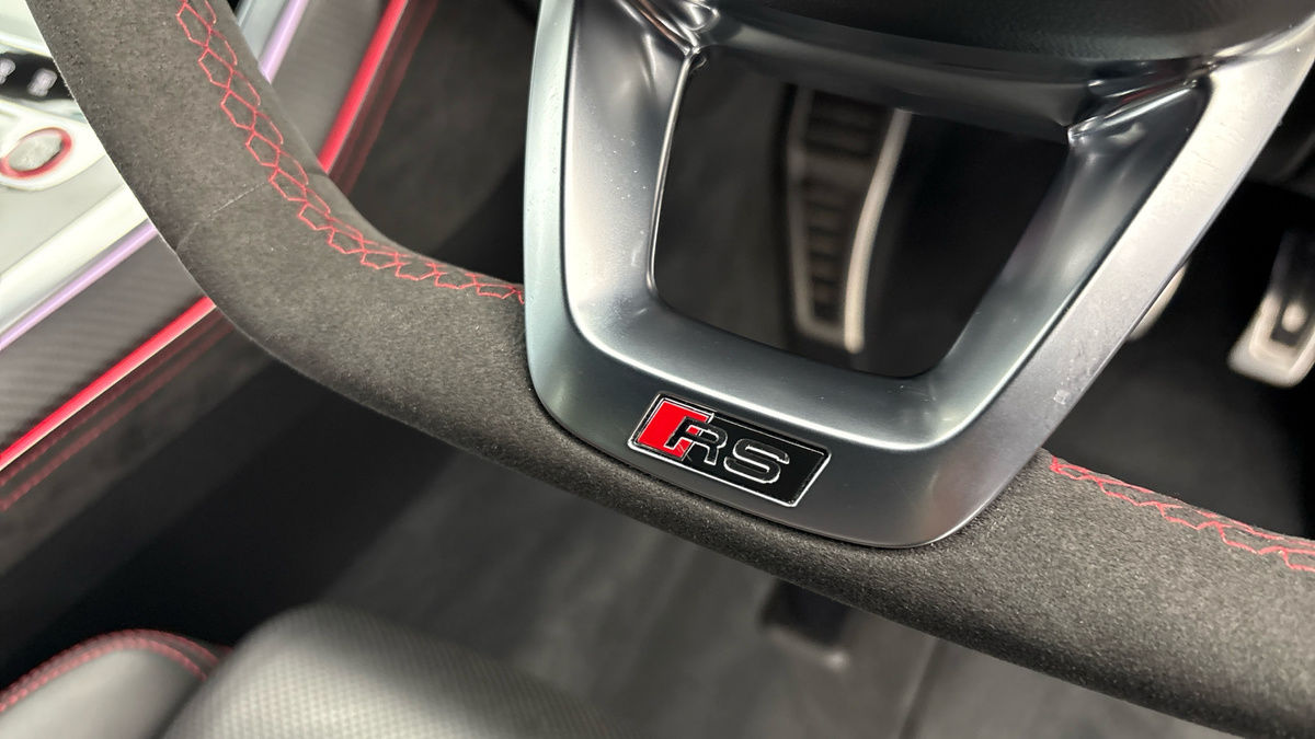 Audi RSQ8 Image 26