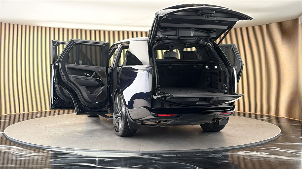 More views of Land Rover Range Rover