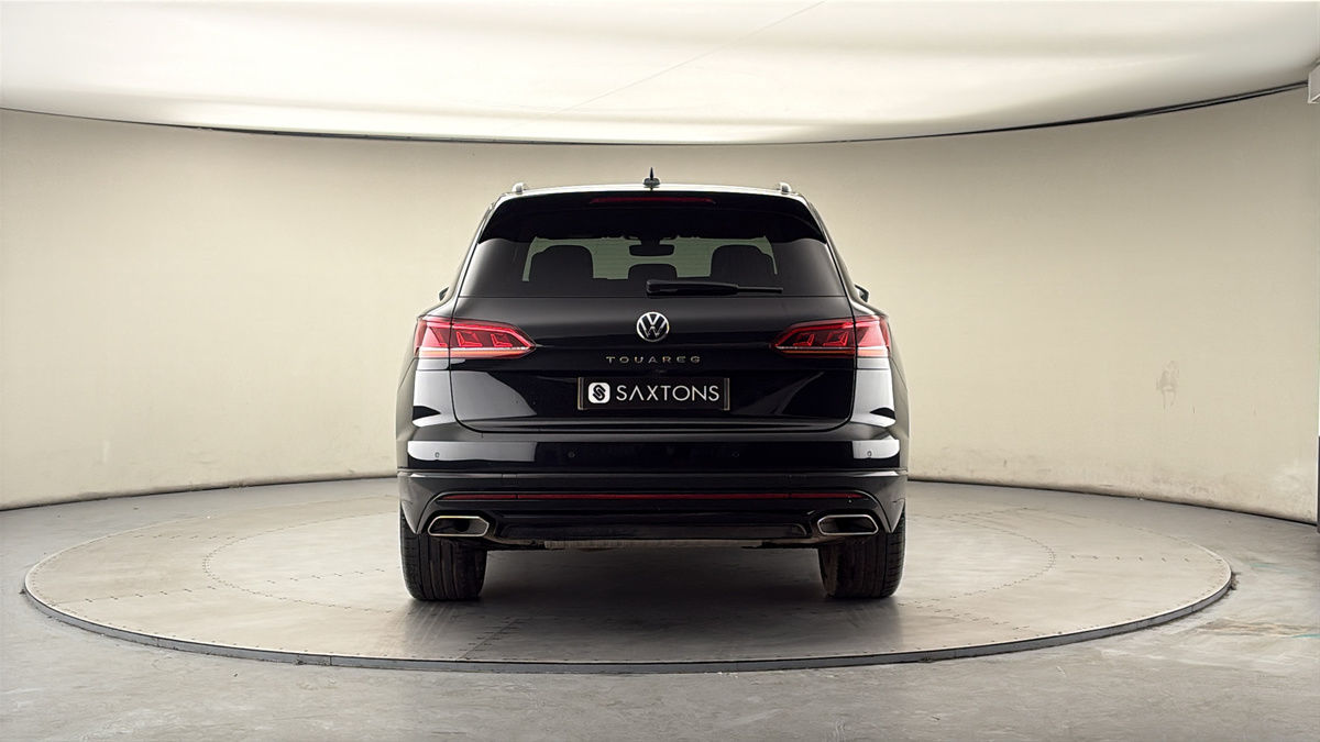 Volkswagen Touareg Image 4