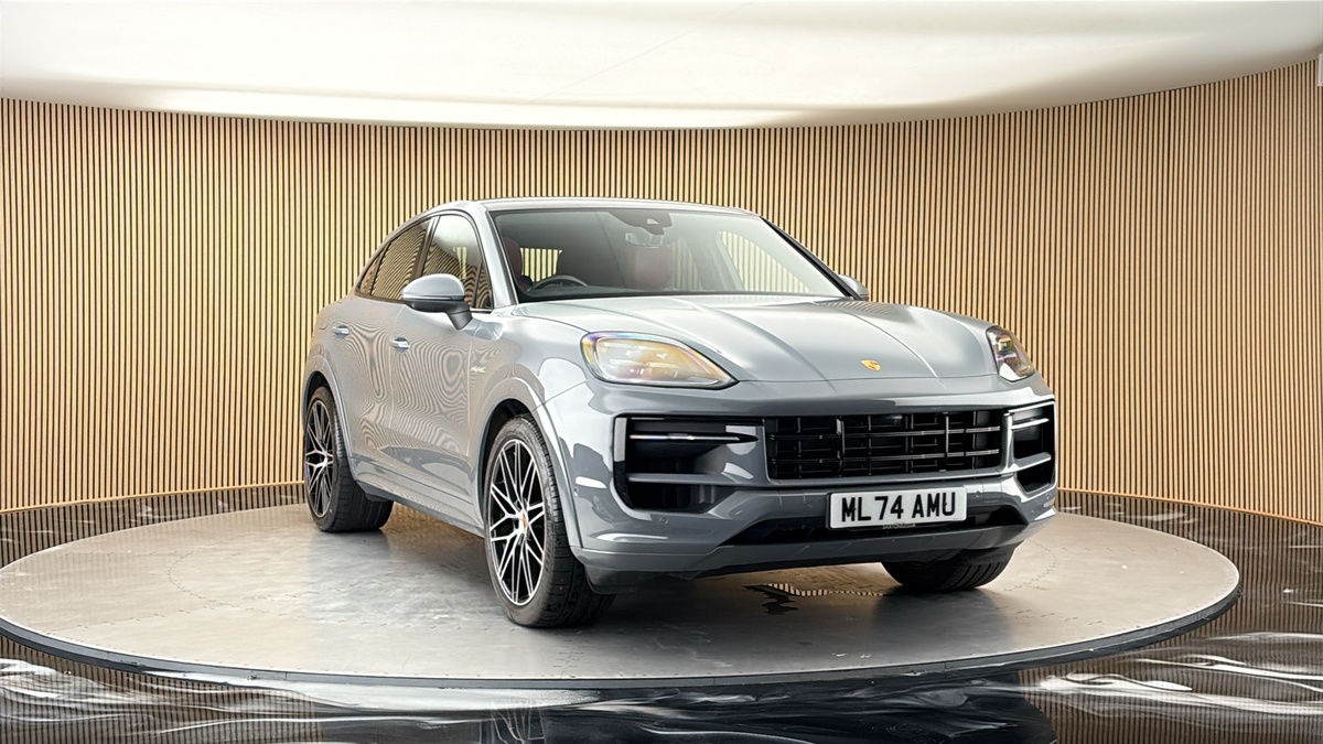 More views of Porsche Cayenne