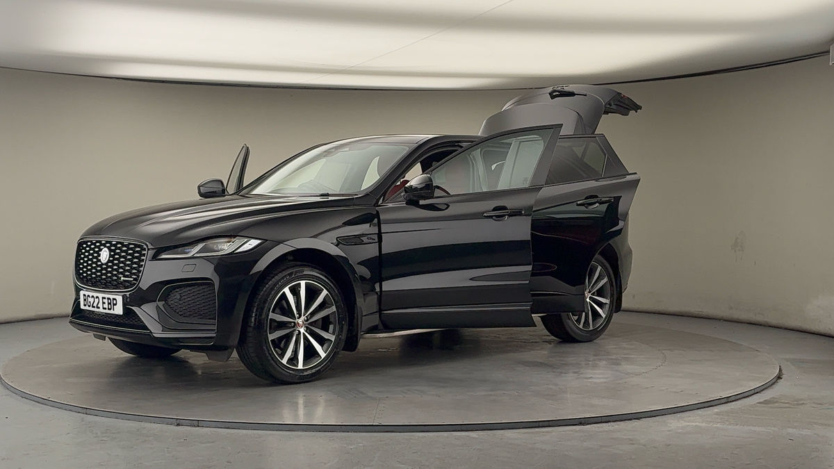 Jaguar F-PACE Image 22