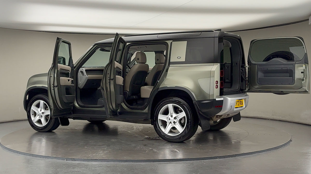 More views of Land Rover Defender 110