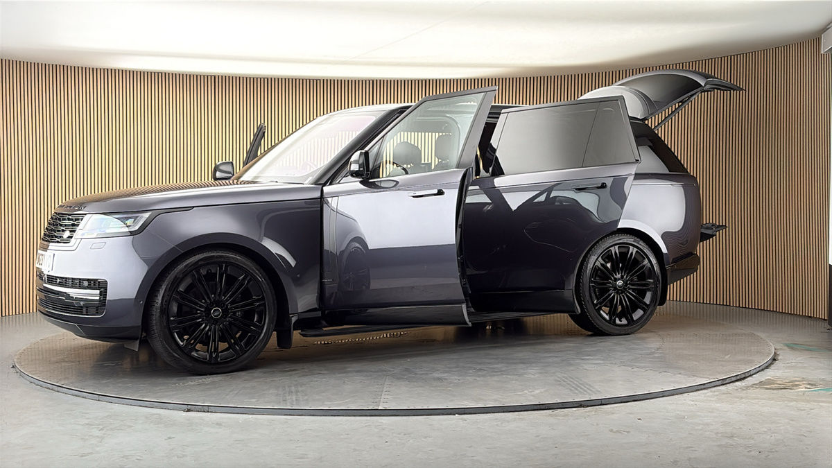 More views of Land Rover Range Rover