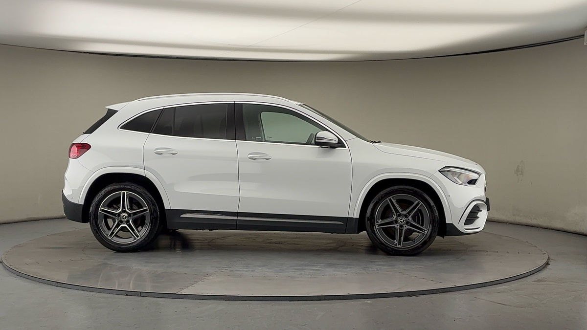 More views of Mercedes-Benz GLA