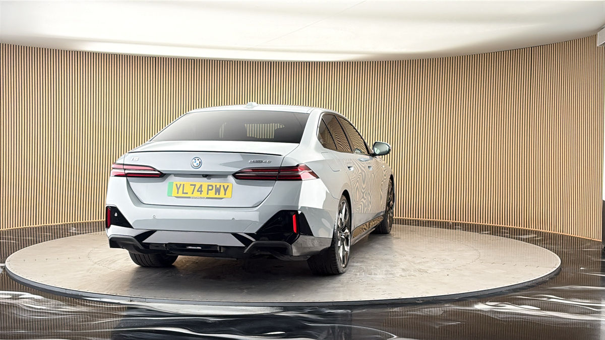 More views of BMW i5