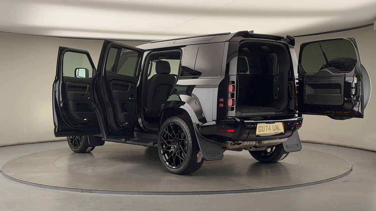 More views of Land Rover Defender 110