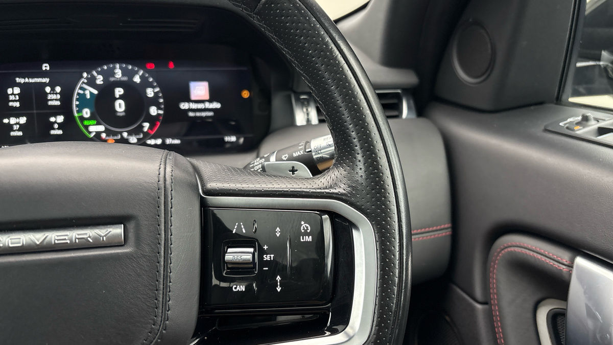 Land Rover Discovery Sport Image 14