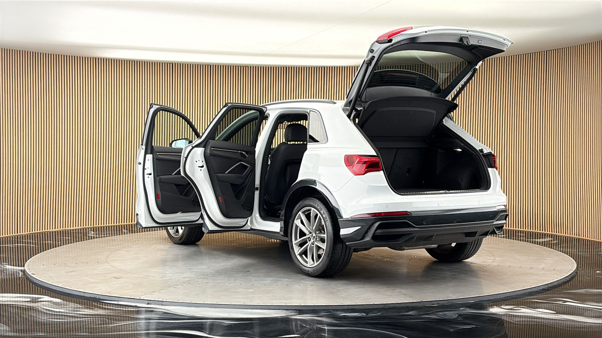 Audi Q3 Image 23