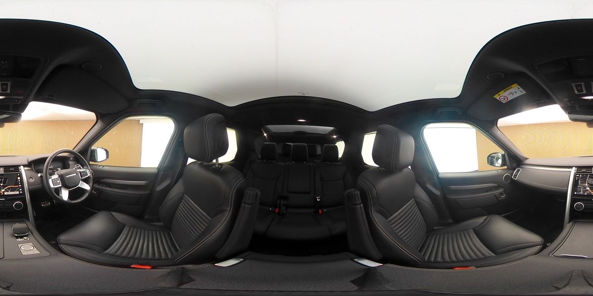 More views of Land Rover Discovery
