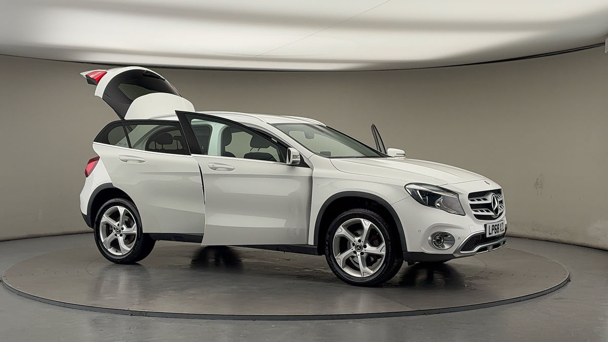 More views of Mercedes-Benz GLA