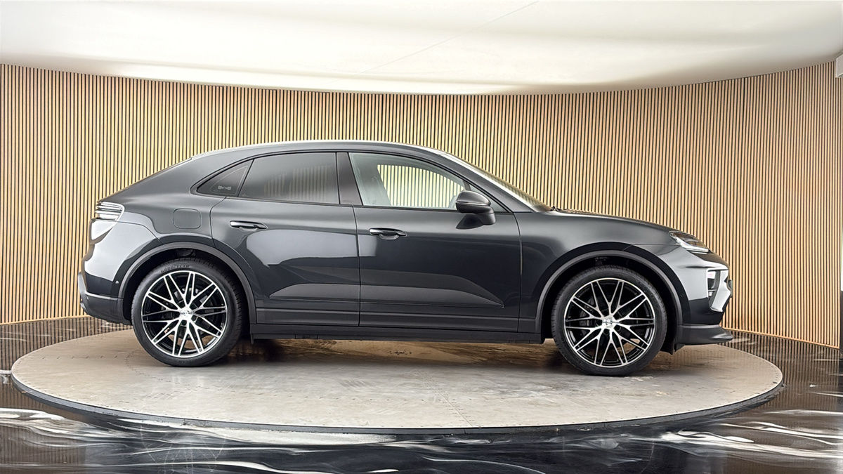More views of Porsche Macan