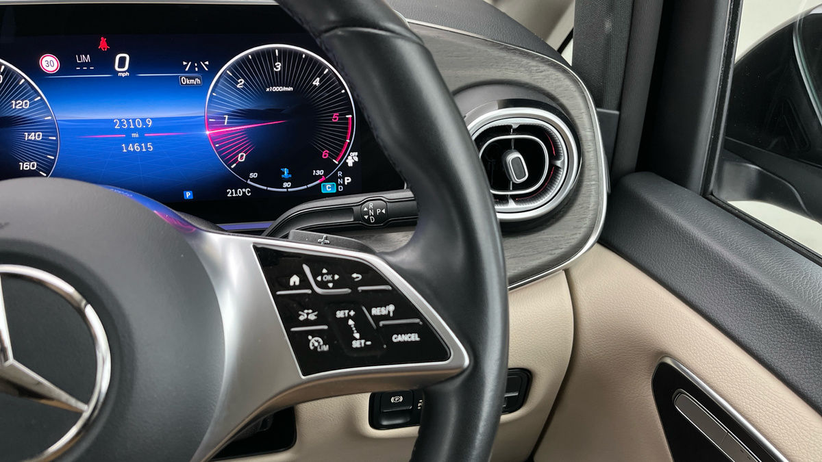Mercedes-Benz V Class Image 14
