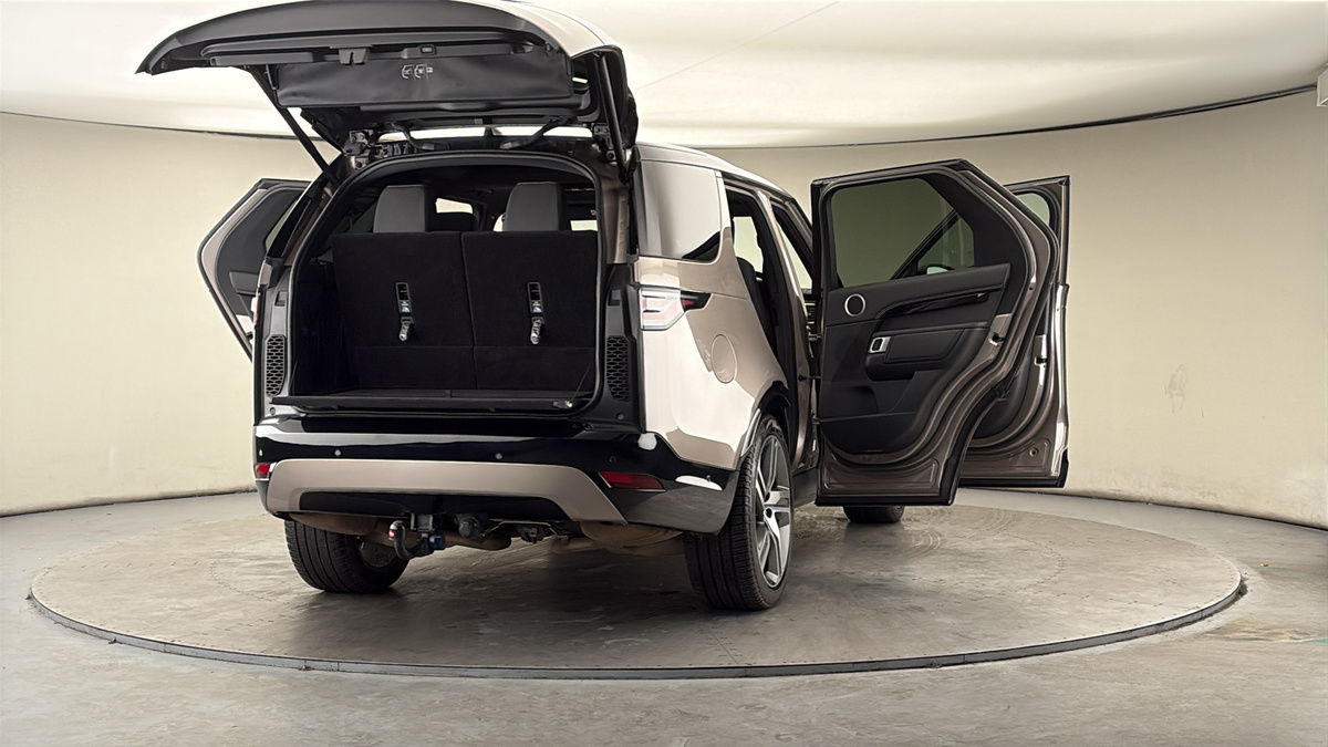 More views of Land Rover Discovery