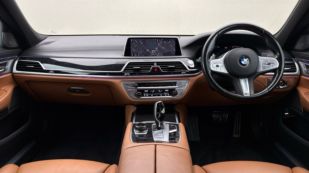 BMW 7 Series Image 12