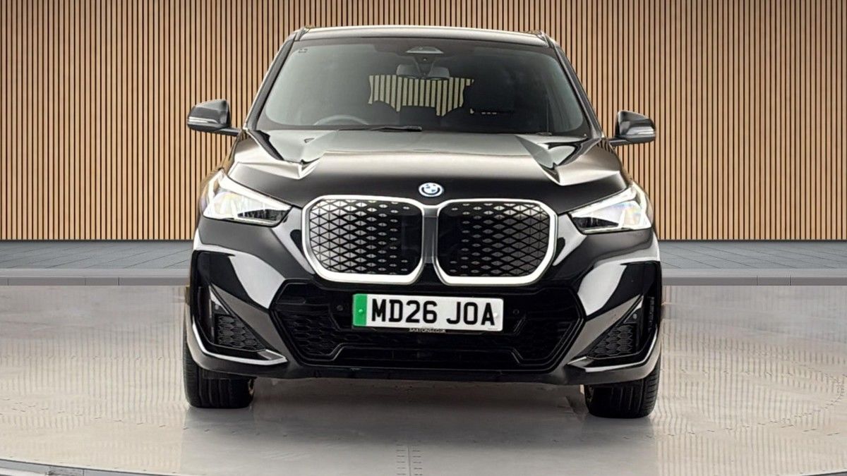 BMW iX1 Image 3