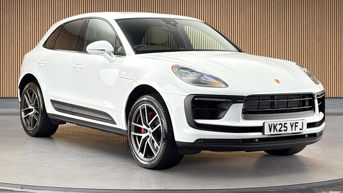 Porsche Macan Sticky Header Image