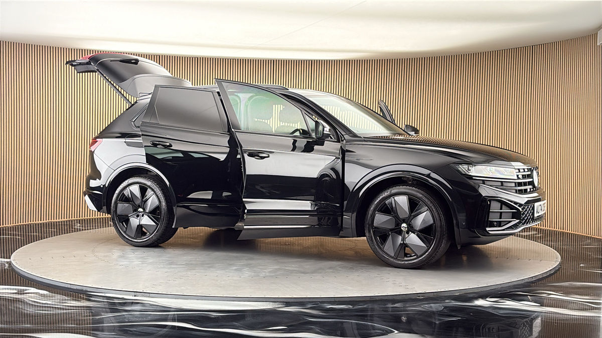 More views of Volkswagen Touareg