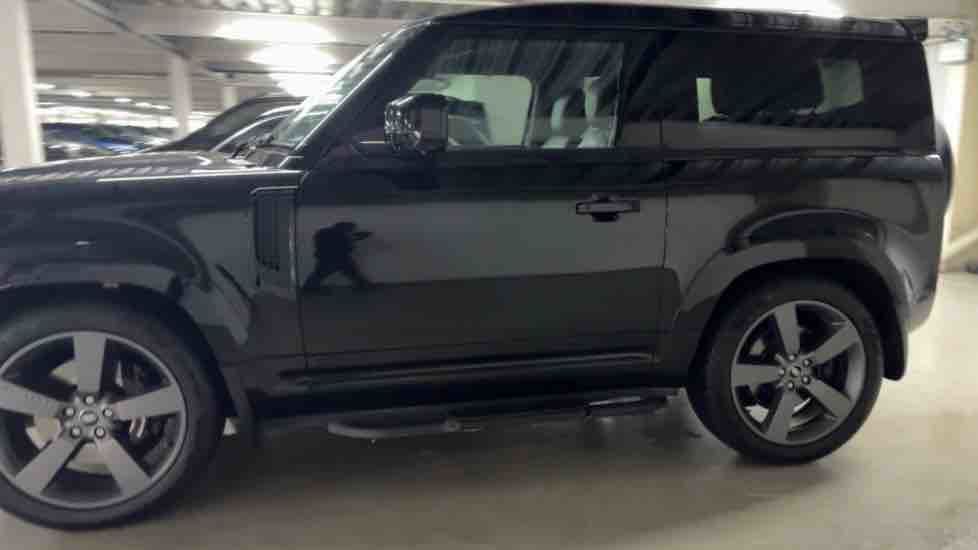 More views of Land Rover Defender 90
