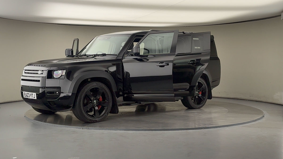 Land Rover Defender 130 Image 22