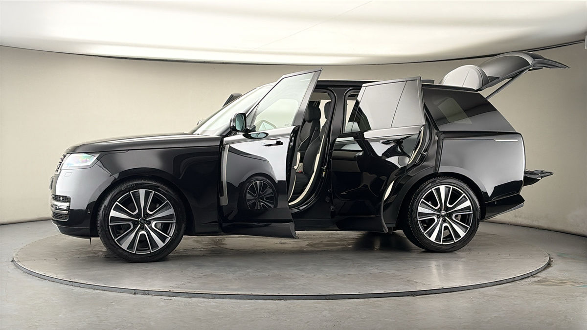 More views of Land Rover Range Rover