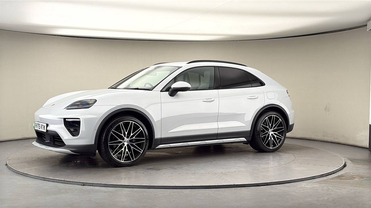 More views of Porsche Macan