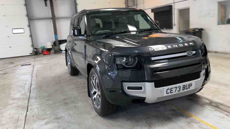 More views of Land Rover Defender 110