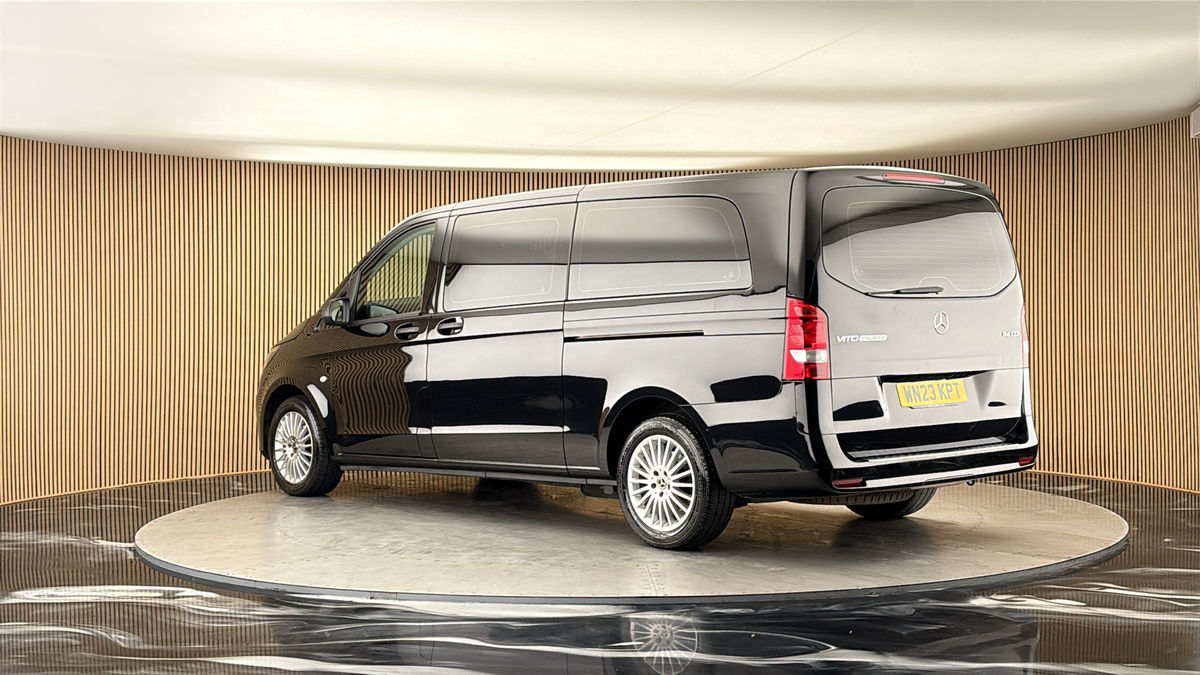 More views of Mercedes-Benz Vito