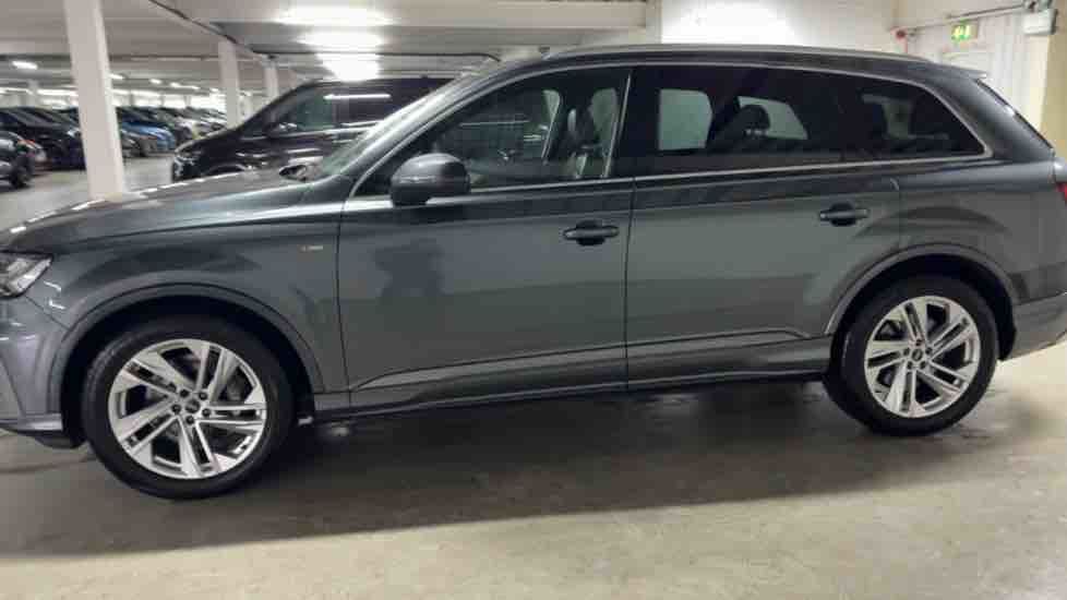 More views of Audi Q7