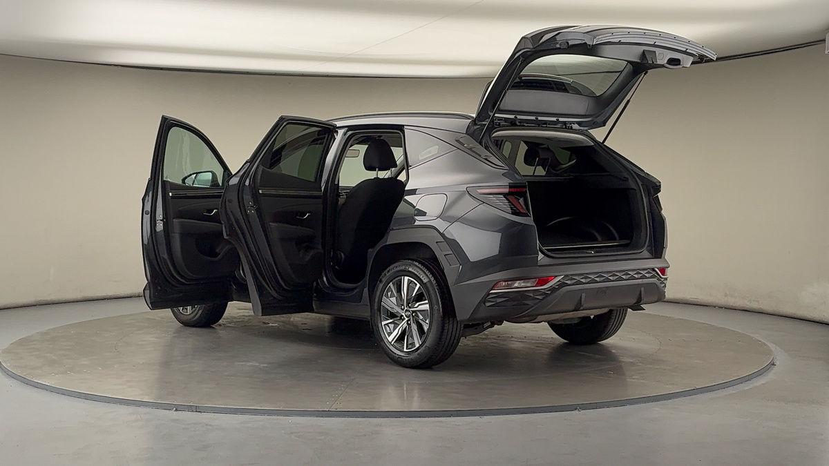 More views of Hyundai TUCSON