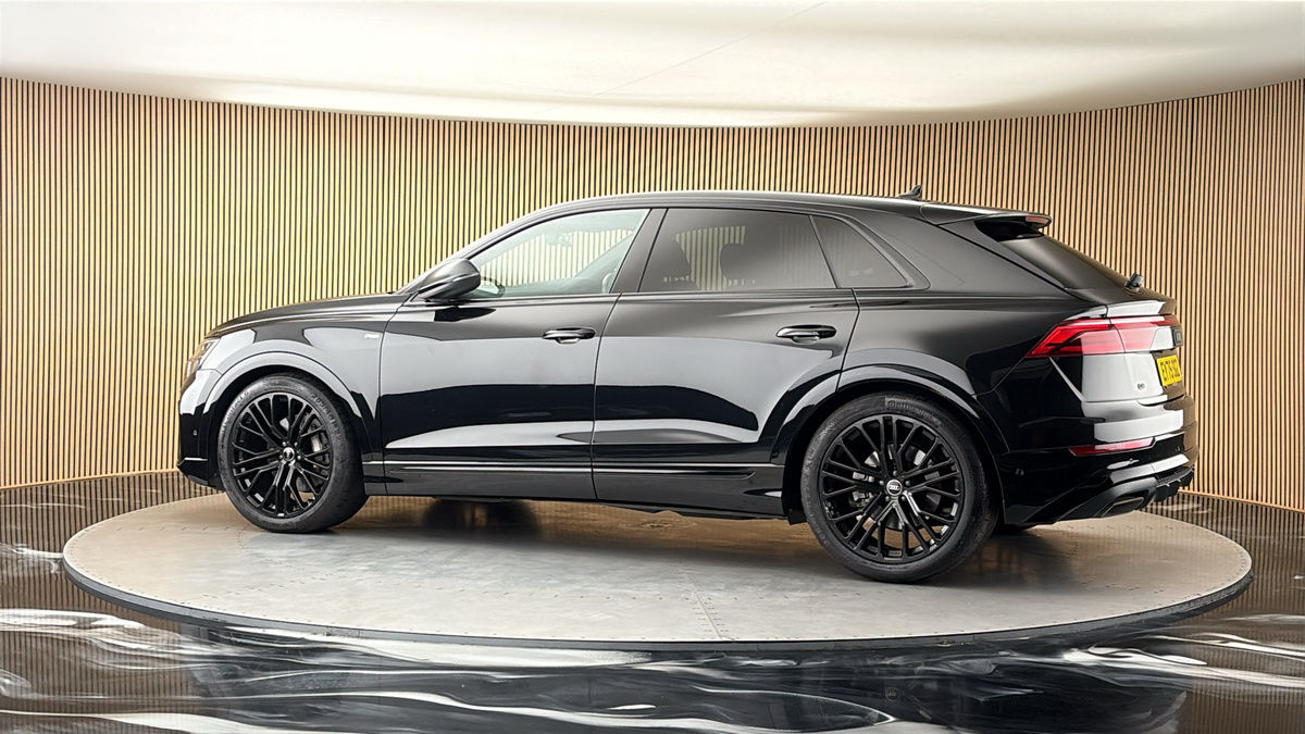 More views of Audi Q8