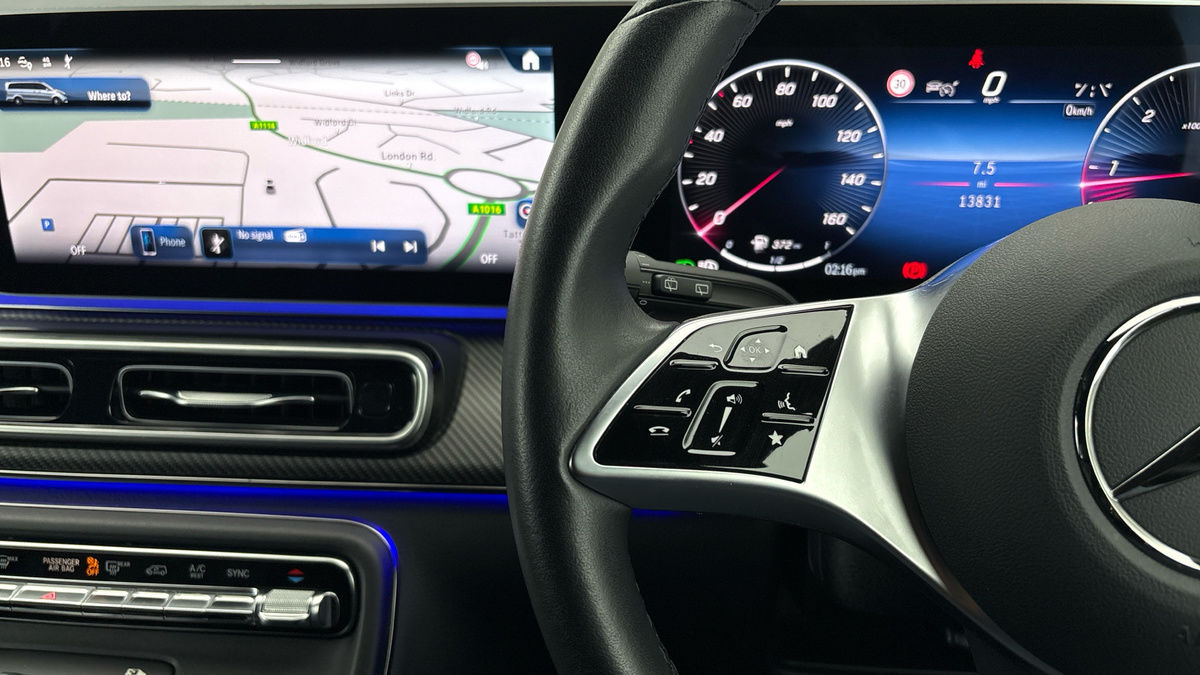 Mercedes-Benz V Class Image 13