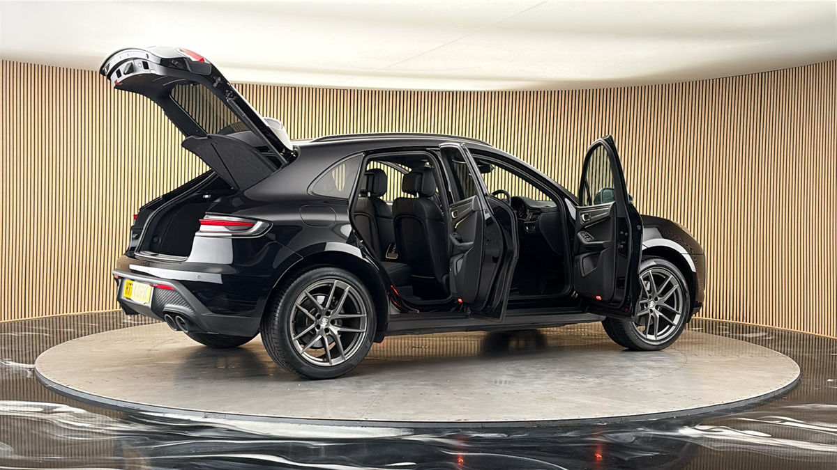 More views of Porsche Macan