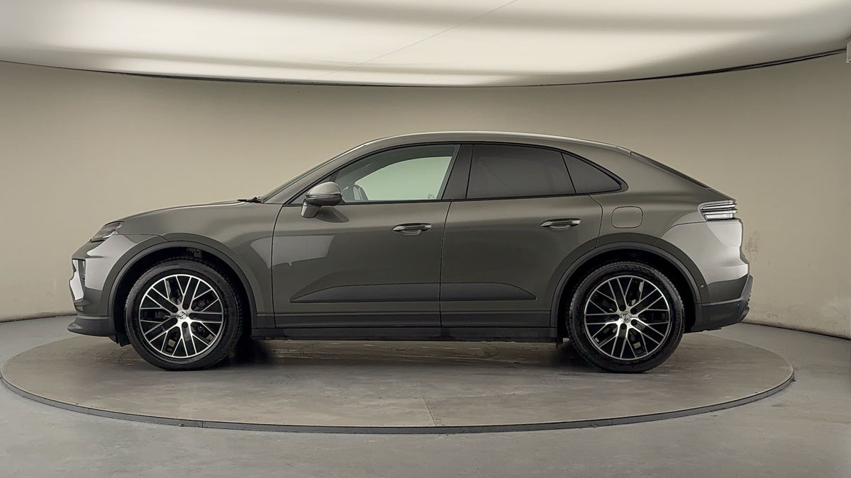 Porsche Macan Image 16