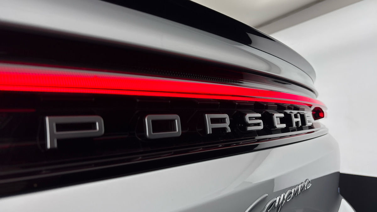 Porsche Cayenne Image 38
