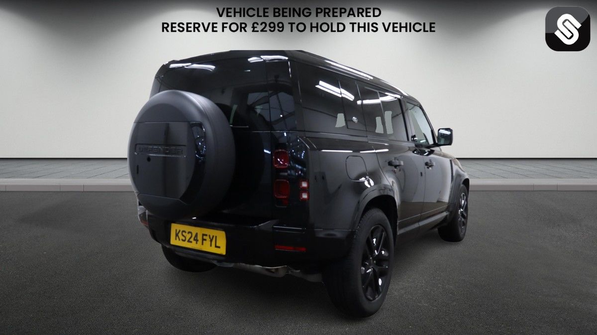 Land Rover Defender 110 Image 4