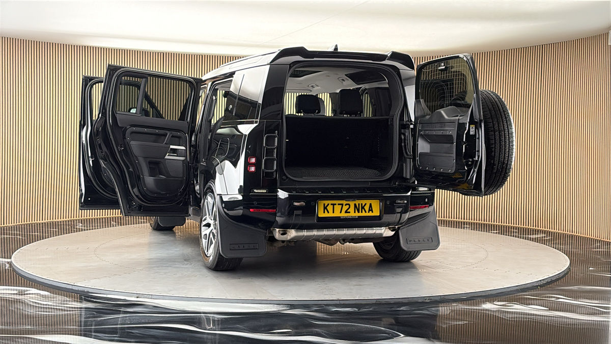 More views of Land Rover Defender 110