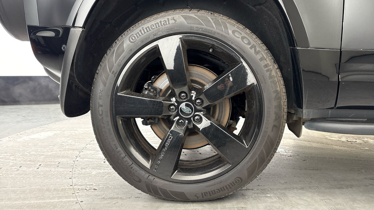 Land Rover Defender 90 Image 10