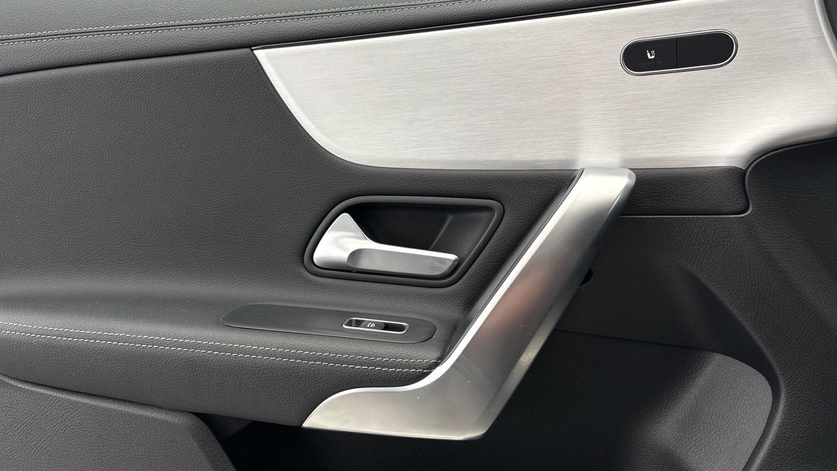 Mercedes-Benz CLA Image 19