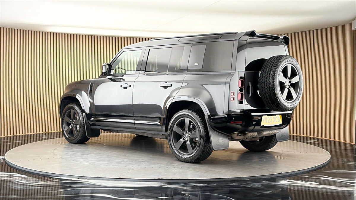 More views of Land Rover Defender 110