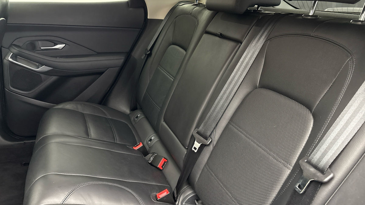 Jaguar E-PACE Image 8