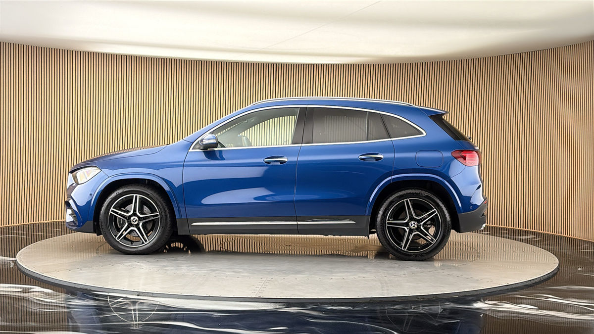 More views of Mercedes-Benz GLA